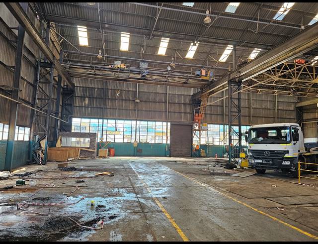 4,142M² FACTORY TO LET IN DUNCANVILLE